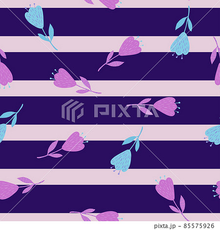 Flower cute seamless pattern. Hand drawn field background. 85575926