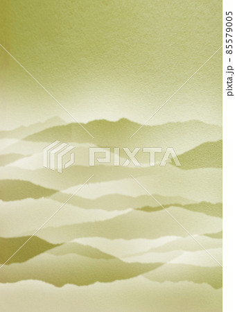 鶯色の雲海漂う山脈の風景背景イラスト 縦 他色/横有り 鶯色の雲海漂う山脈の風景背景イラスト 縦 他色/横有り 85579005