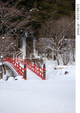 雪の泰寧寺結縁橋 群馬県みなかみ町 雪の泰寧寺結縁橋 群馬県みなかみ町 85579871