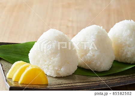 白いおにぎり 85582502
