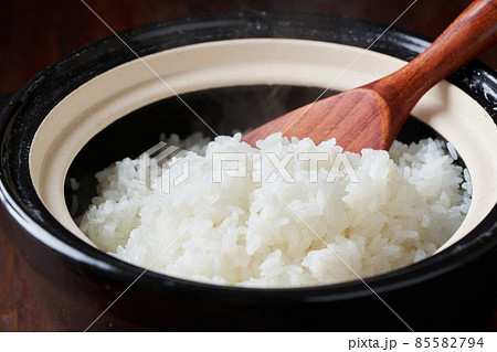 土鍋で炊いたご飯 土鍋で炊いたご飯 85582794