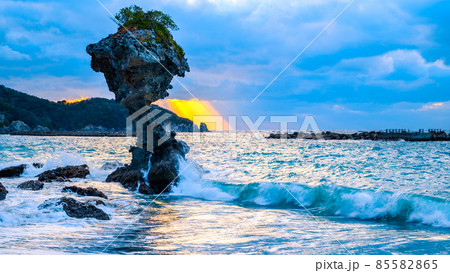 りんご岩(夕景) りんご岩(夕景) 85582865