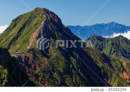 八ヶ岳連峰・横岳から見る赤岳・権現岳と白峰三山 85583294
