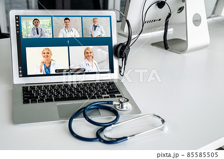 Telemedicine service online video call for doctor to actively chat with patient 85585505