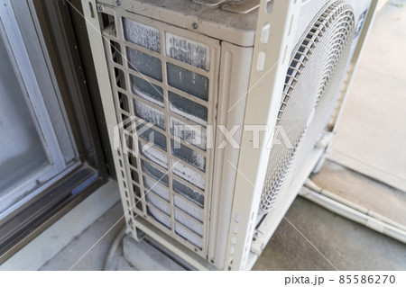 エアコン　室外機の氷結 85586270