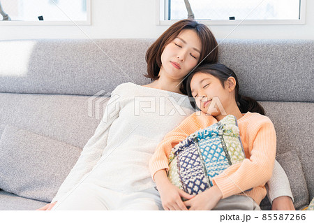 眠る親子 眠る親子 85587266