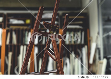 イーゼル 85588655