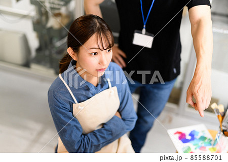 講師のアート指導 85588701