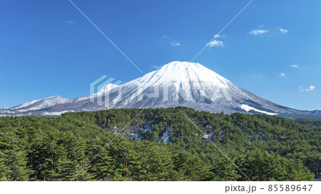 大山の雪景色　(伯耆町から） 85589647