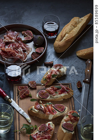 spanish appetizers with wine spanish appetizers with wine 85589699