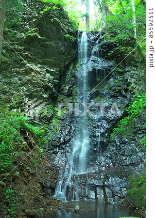 布滝の近くにある白髪滝の真夏の風景2　岡山県津山市 85592511