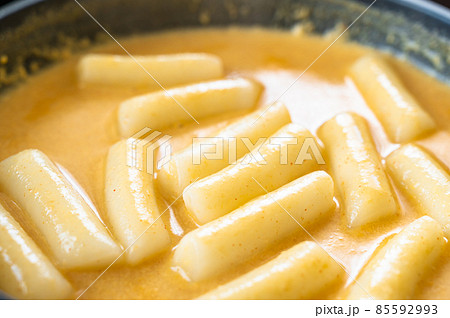 スキレット鍋で作るチーズトッポギ 85592993