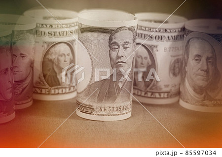 一万円札とドル札 一万円札とドル札 85597034