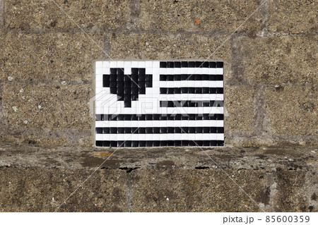 Stylistic Breton flag made in mosaic 85600359