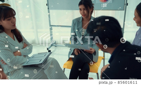 Business people in corporate staff meeting with envisional graphic 85601611