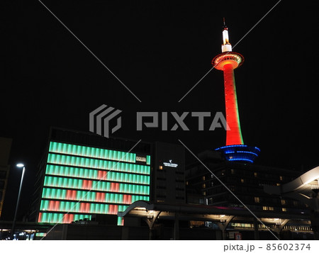 京都タワー クリスマスイブ レッド&グリーンライトアップ 京都タワー クリスマスイブ レッド&グリーンライトアップ 85602374
