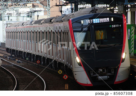 ［A］都営地下鉄浅草線5500形（エアポート急行：京急線内） 85607308