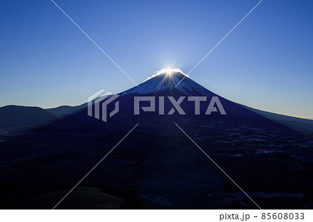 正月のダイヤモンド富士・竜ヶ岳からの絶景 85608033