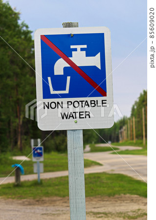 A non potable water sign at a sanidump station 85609020