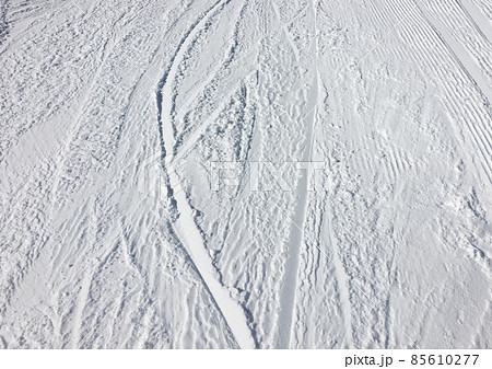 スキー シュプール ゲレンデ 雪模様 雪面 スキー シュプール ゲレンデ 雪模様 雪面 85610277