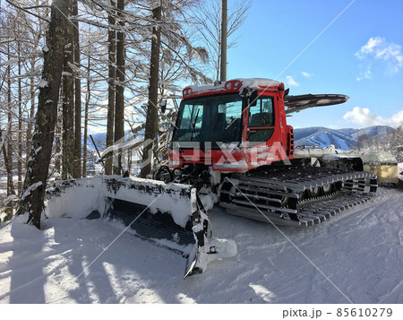 圧雪車 ピステン ゲレンデ キャタピラ スキー場 圧雪車 ピステン ゲレンデ キャタピラ スキー場 85610279