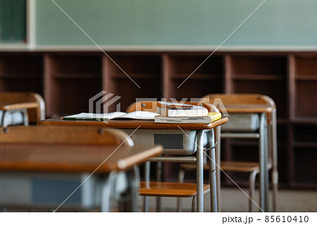 学校の教室 85610410