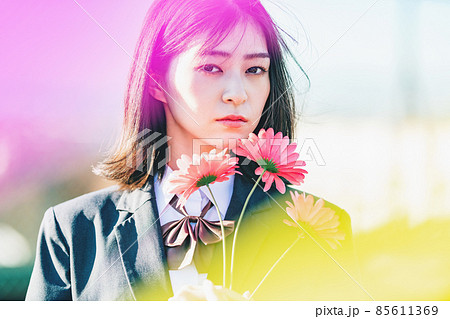 フォトジェニックな女子高生のポートレート フォトジェニックな女子高生のポートレート 85611369