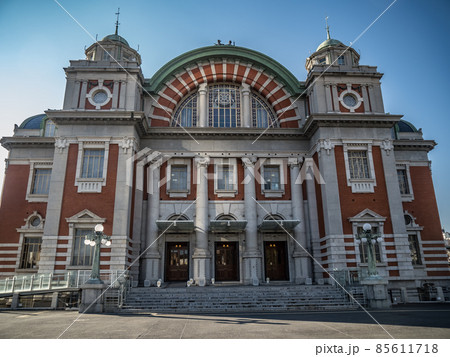 風景　レトロ　建物　青空　扉　窓 85611718