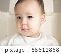 ハーフの赤ちゃんの口元の湿疹　イメージ　 85611868