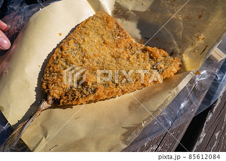 サクサクの大きなアジフライ。千葉の館山で。 サクサクの大きなアジフライ。千葉の館山で。 85612084