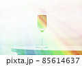 黒白の風景に溶け込むシャンペングラスと虹色の光とコピースペース 85614637