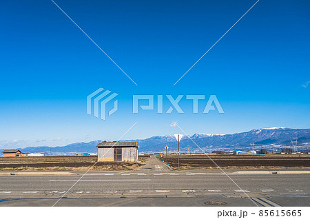 田畑が広がる朝日村の風景 田畑が広がる朝日村の風景 85615665