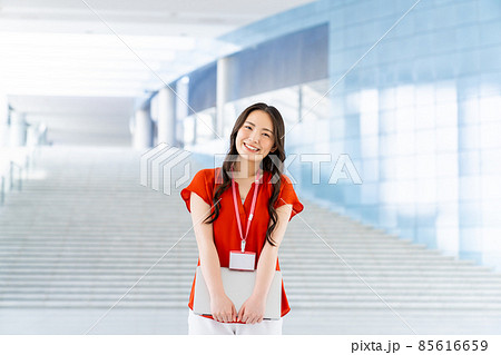 エンジニアの若い女性 エンジニアの若い女性 85616659