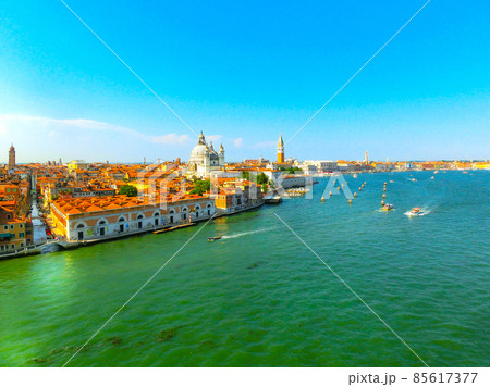 Beautiful view from Grand Canal on colorful facades of old medieval houses in Venice 85617377