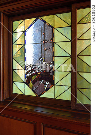 レトロな西洋館 ステンドグラス レトロな西洋館 ステンドグラス 85618952