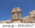 イスラエルのヘロデ大王の宮殿へロディオンにあるヘレニズムの柱の一部 85619417