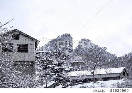 【新潟県】佐渡島　佐渡金山　道遊の割戸　初冬 85620660