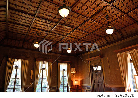 レトロな西洋館　素敵な室内風景 85620679