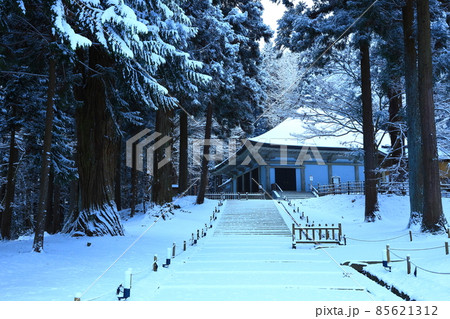 世界遺産 冬の平泉中尊寺 世界遺産 冬の平泉中尊寺 85621312