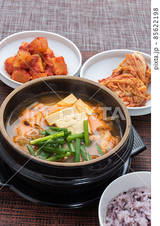 キムチチゲ定食 キムチチゲ定食 85622198