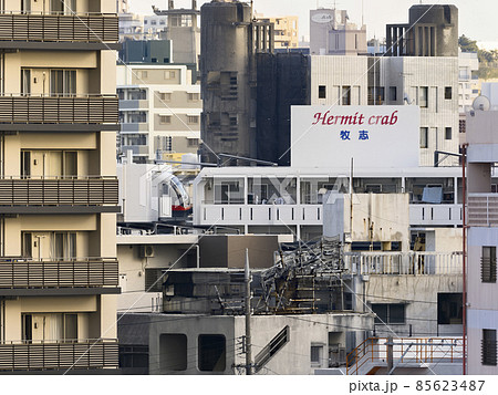 沖縄 那覇 マンションの集まる住宅地とゆいレール / Naha, Okinawa, Japan 85623487