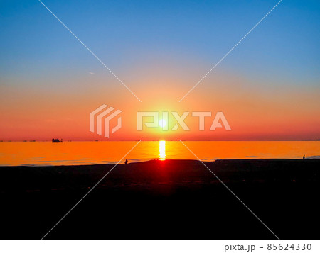 1月の景色幕張海岸の夕景 1月の景色幕張海岸の夕景 85624330