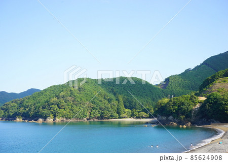 三重県 尾鷲湾の海 須賀利漁港	 85624908
