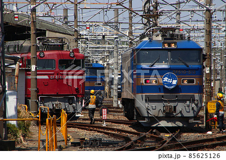 尾久車両センターに回送される寝台特急北斗星（青色：EF510牽引） 85625126