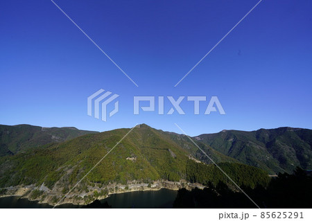 奈良県川上村の山々青空 奈良県川上村の山々青空 85625291
