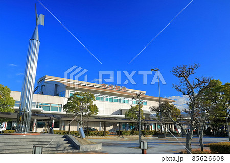 【大分県】晴天下の大分空港ターミナル 85626608