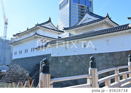 駿府城公園の巽櫓と東御門橋 85626738