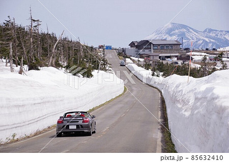 春のドライブイメージ オープンカーでドライブ 春のドライブイメージ オープンカーでドライブ 85632410