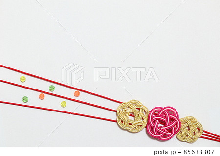 水引細工を用いた素材 横型 水引細工を用いた素材 横型 85633307