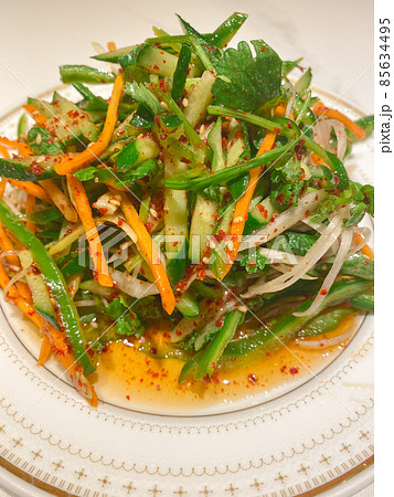 中国料理の冷菜・青唐辛子とパクチーの和えもの 中国料理の冷菜・青唐辛子とパクチーの和えもの 85634495